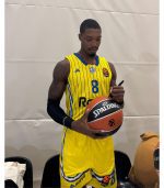 כדור SPALDING TF500 חתום על ידי שחקני מכבי תל אביב