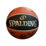 כדור SPALDING TF1000 חתום על ידי שחקני מכבי תל אביב